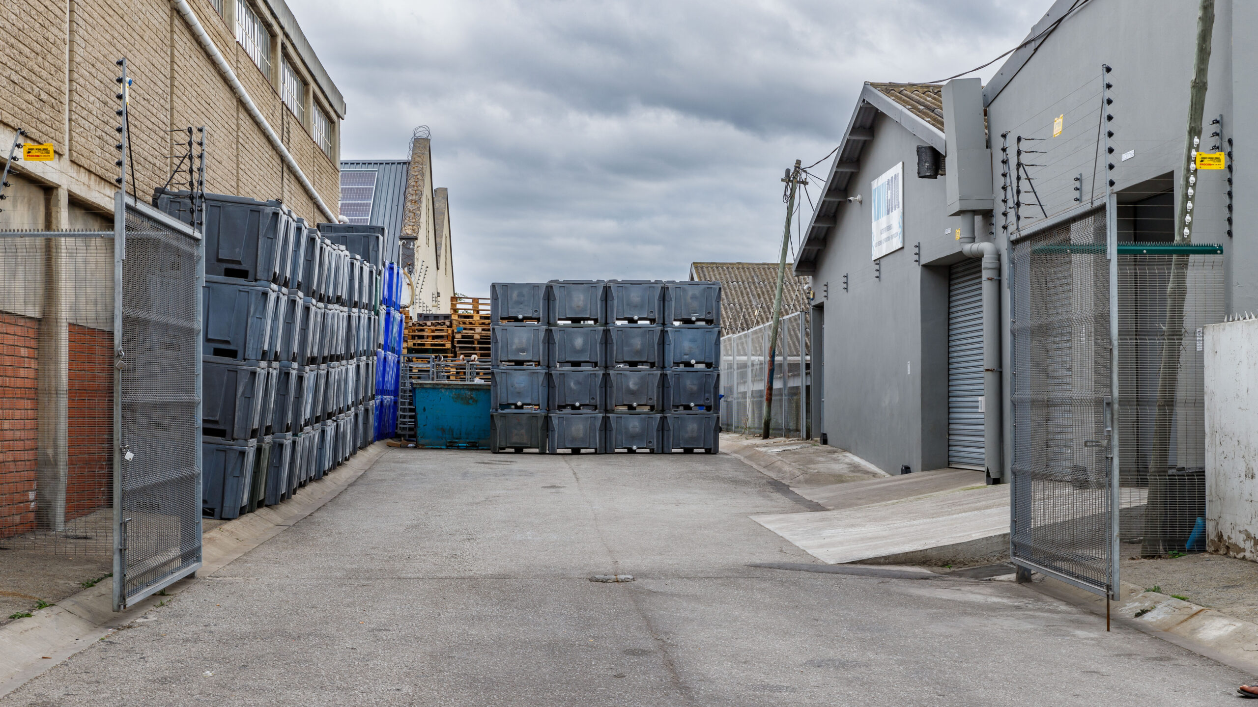 1. Receiving yard