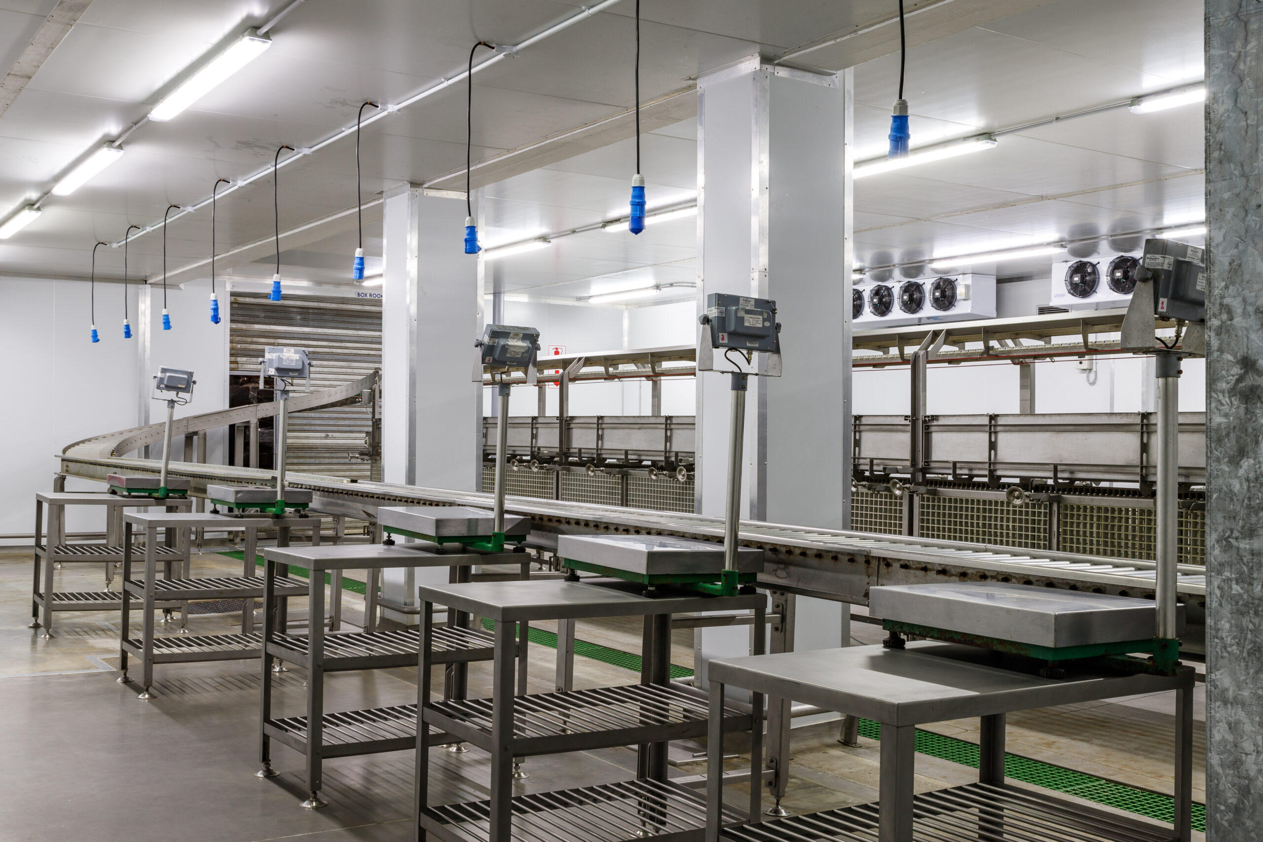 9. Weighing and labelling stations